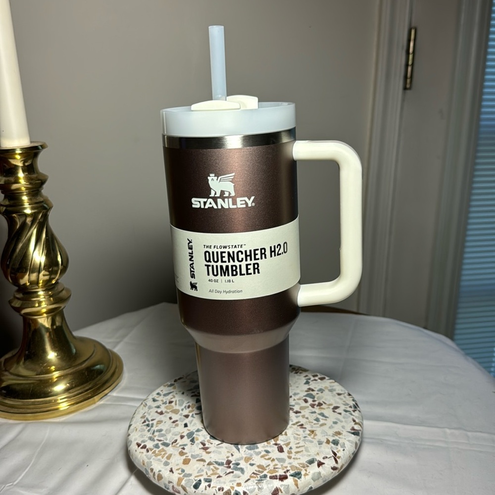 40 oz Stanley Quencher H20 Rose Quartz Glow tumbler